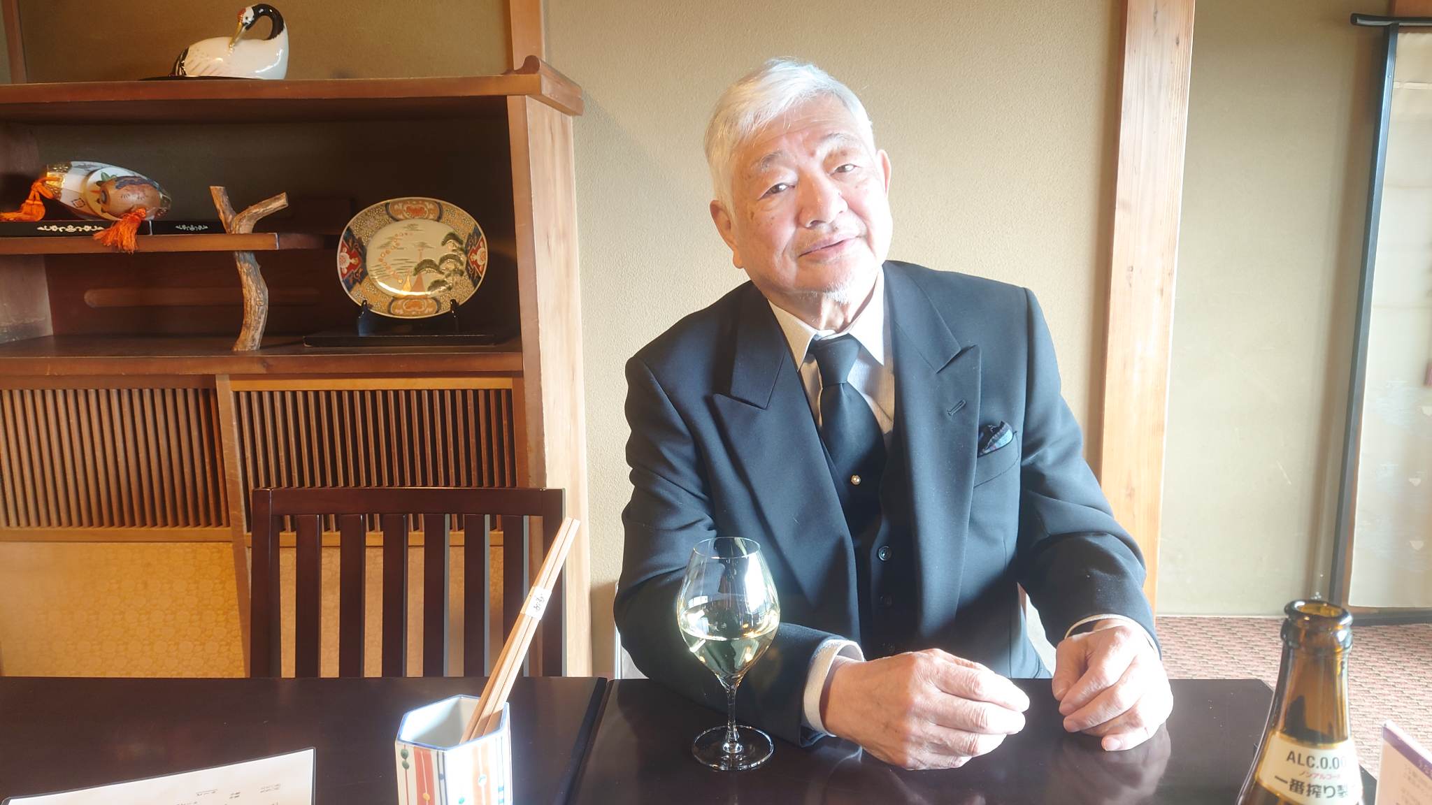 落合莞爾 近影